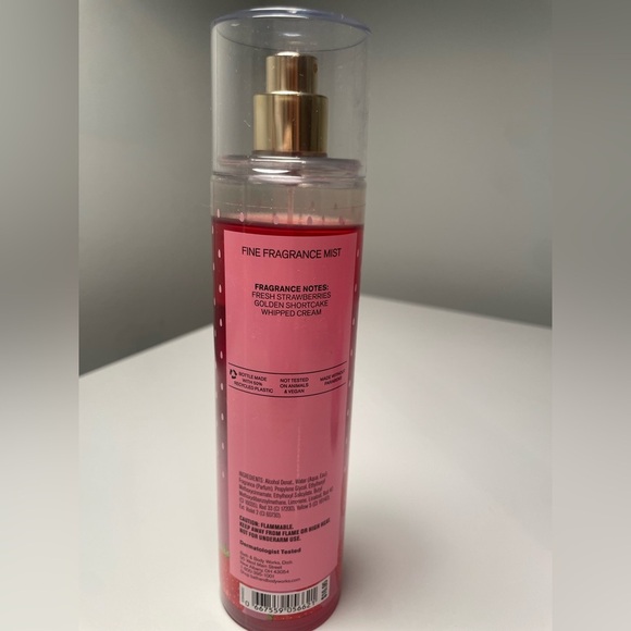 Bath & body Works Strawberry poundcake mist classic body spray Y2K - Picture 3 of 3